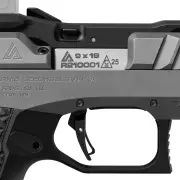 detail-alien-remus-grey-black-fullkit-prava-kolimator-vyrez.webp