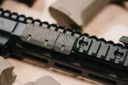 magpul-m-lok-rail-cover-type-2-half-slot-6er-896238-001-7.webp