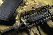 magpul-m-lok-tape-switch-mounting-plate-insight-peq-896318-2.webp