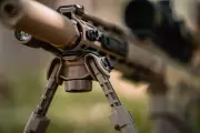 magpul-moe-bipod-zweibein-blk-896380-001-7.webp