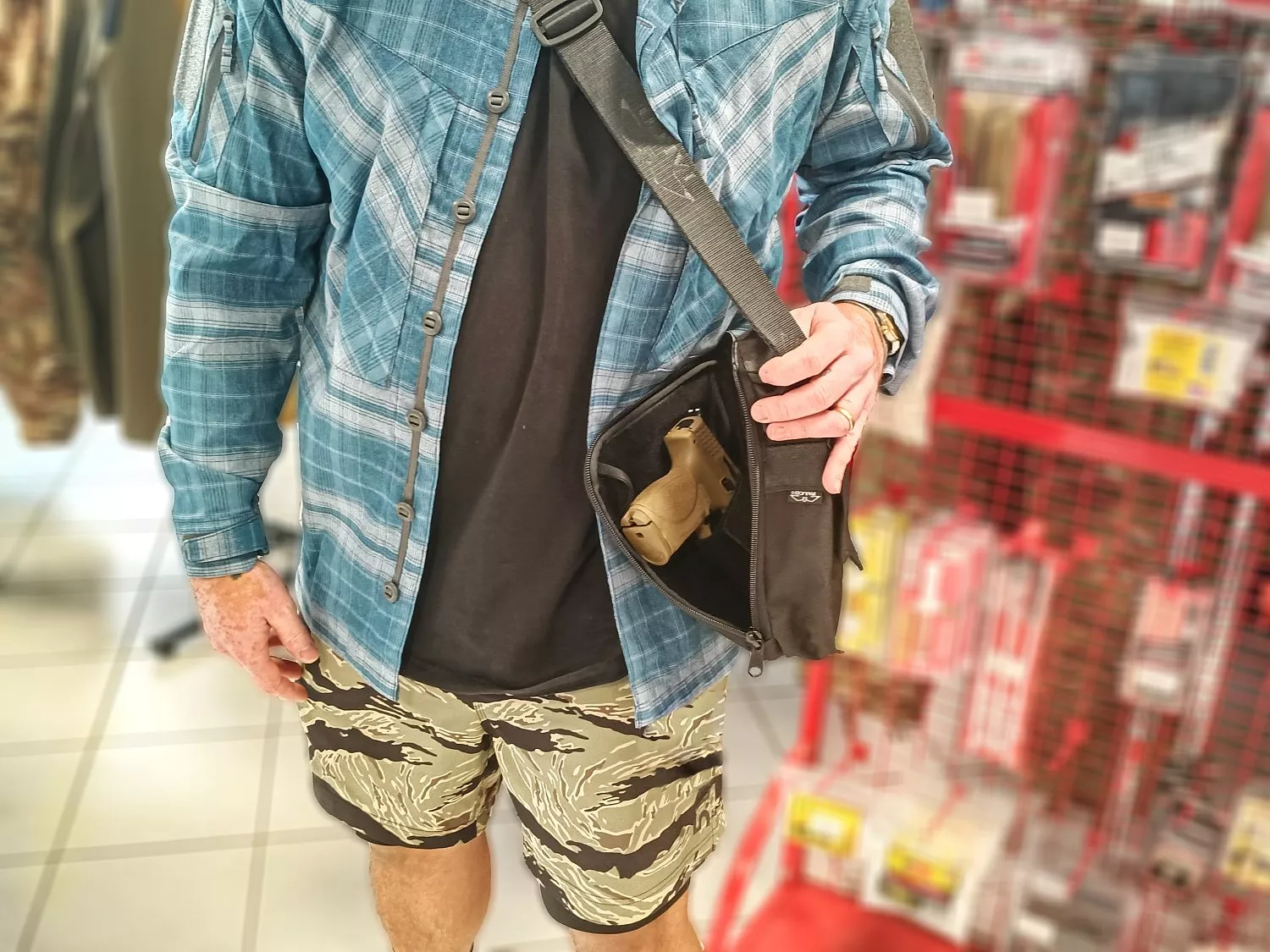Jednoduchá taška na rameno pro skryté nošení zbraně Falco G210
